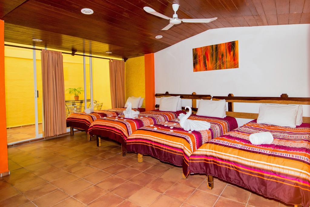 Hotel El Hormiguero Playa del Carmen Bagian luar foto