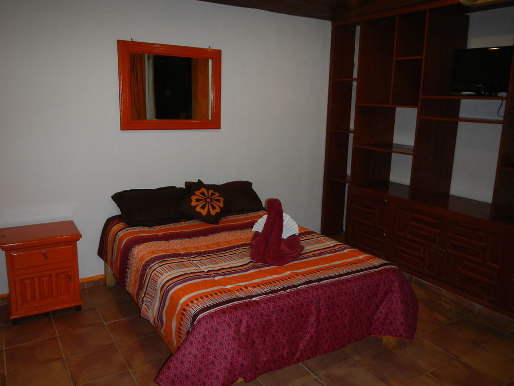 Hotel El Hormiguero Playa del Carmen Bagian luar foto