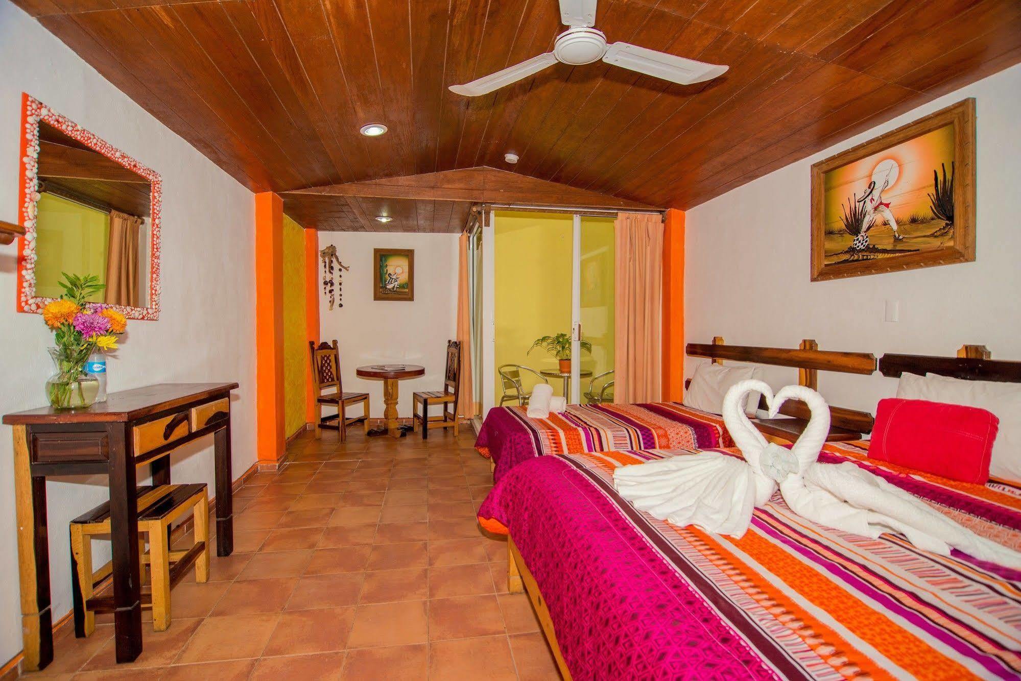 Hotel El Hormiguero Playa del Carmen Bagian luar foto