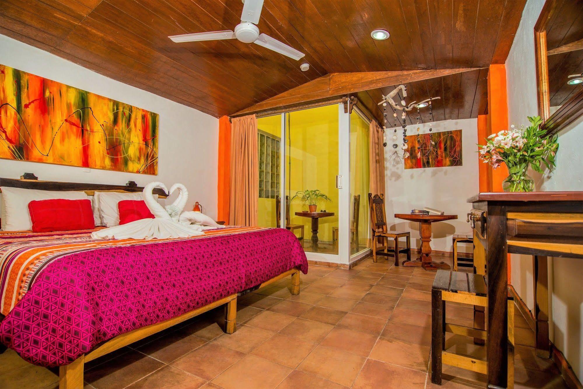 Hotel El Hormiguero Playa del Carmen Bagian luar foto